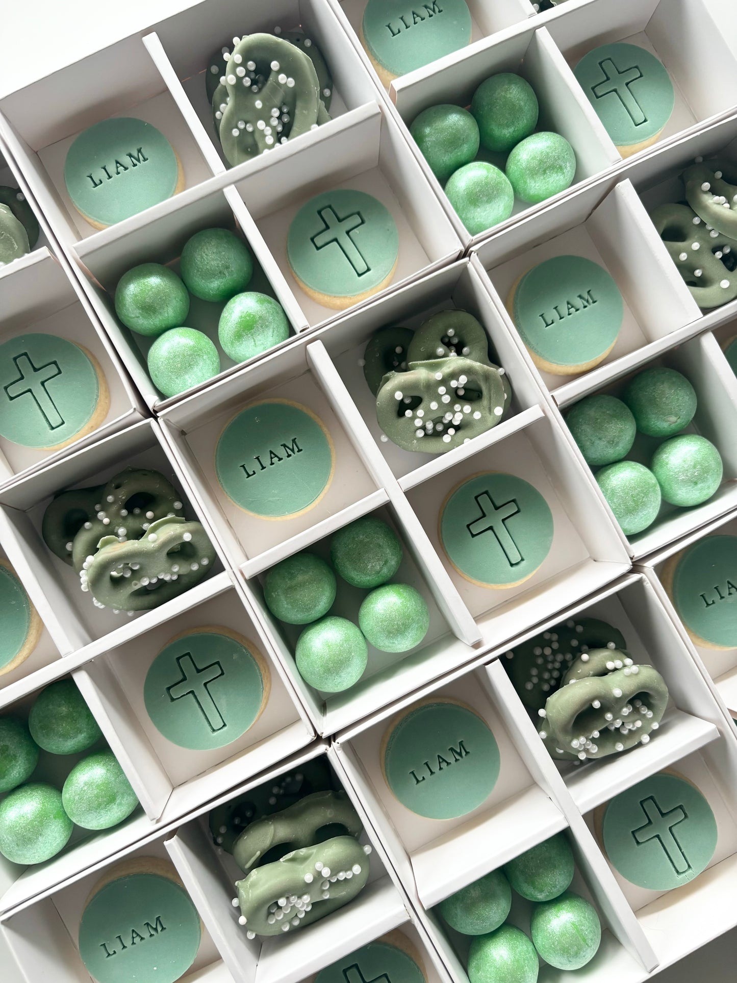 GIFT FAVOURS