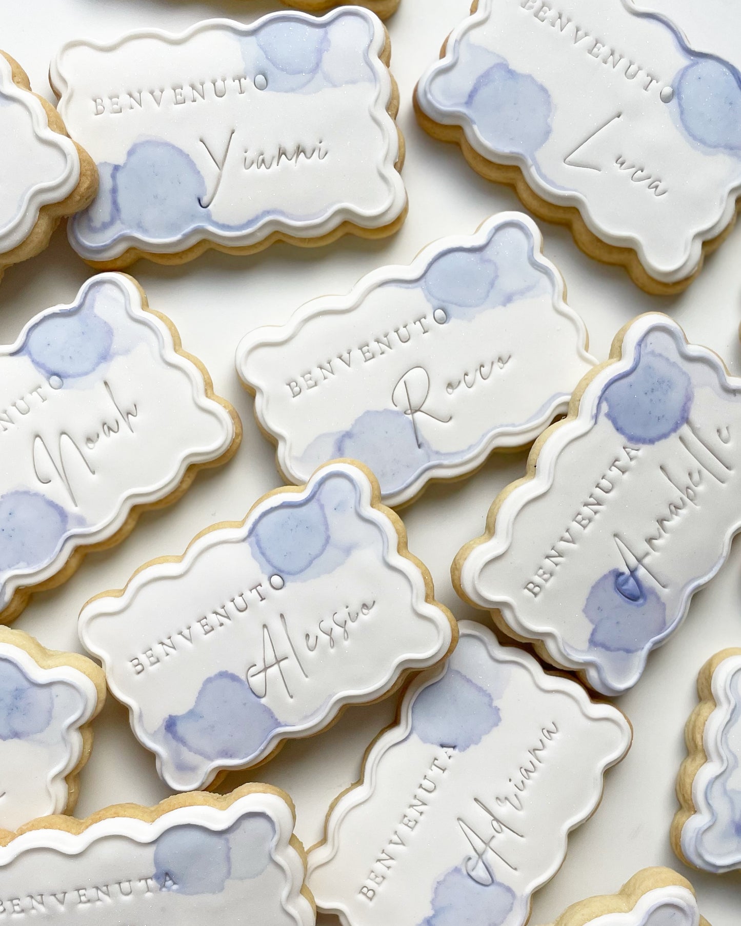 Wavy place-card setting cookie
