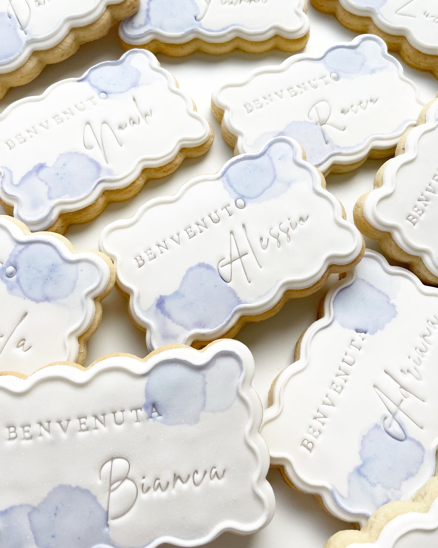 Wavy place-card setting cookie