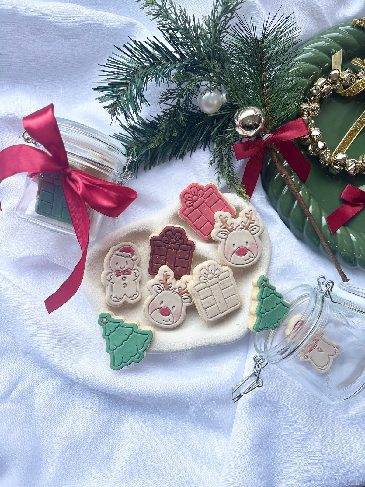 CHRISTMAS COOKIE JAR