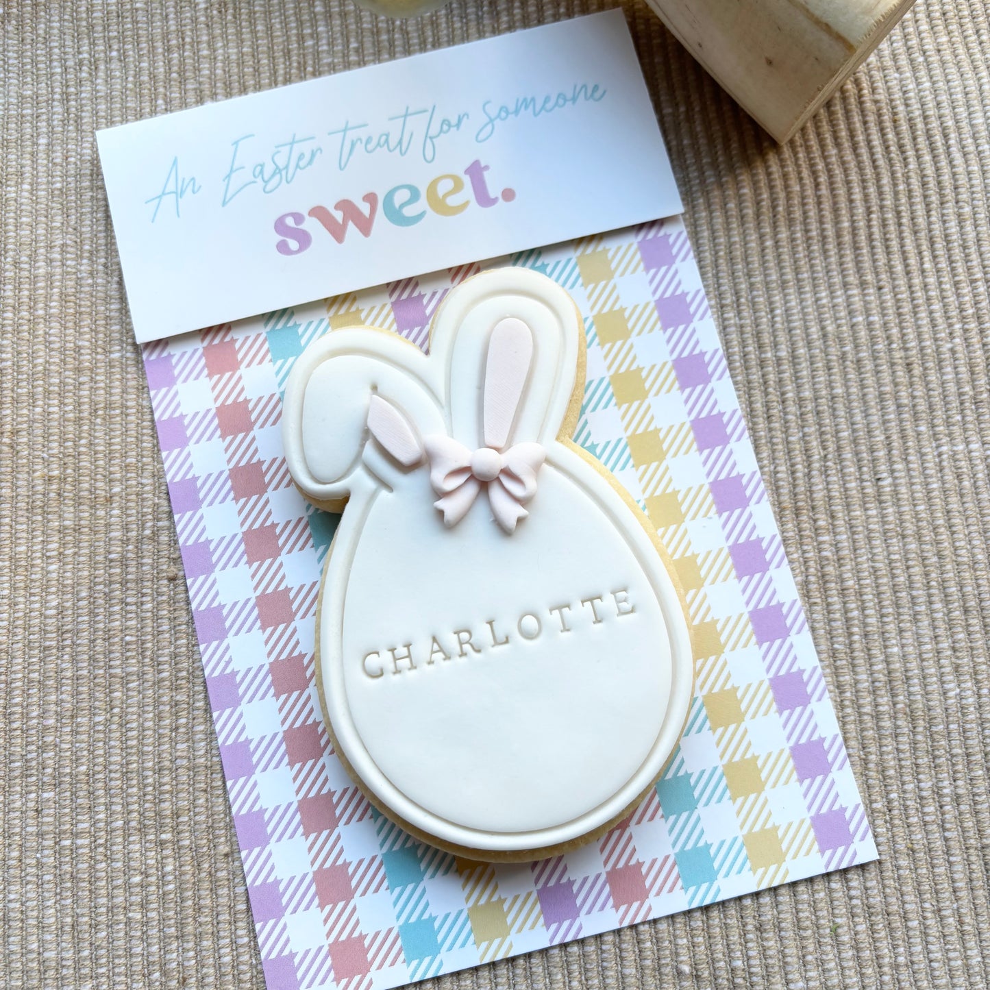 PERSONALISED NAME BUNNY EGG