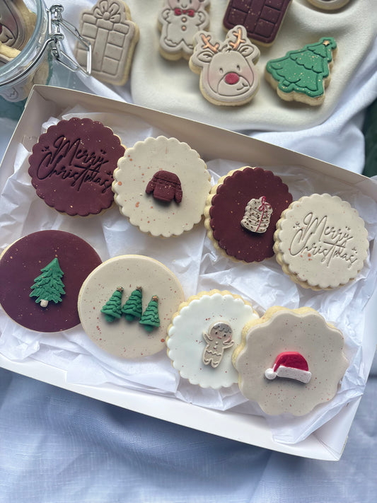 Christmas Cookie Gift Box – Burgundy & Cream (8 Cookies)